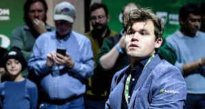 Chess champion Magnus Carlsen returns to compete after wardrobe controversy