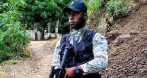 Petit-Goâve : un ‘Bwa kale’ administré à l’ex policier « Ti Leconte », recherché par la justice