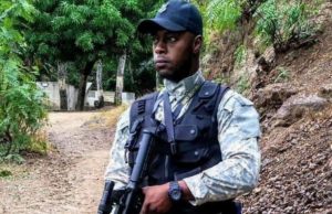 Petit-Goâve : un ‘Bwa kale’ administré à l’ex policier « Ti Leconte », recherché par la justice