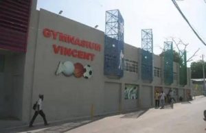 Assaut des gangs : le Commissariat de Port-au-Prince et le Gymnasium Vincent en danger
