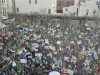 New Jersey – Princeton sous la pluie : mobilisation contre Trump et Musk lors de la journée nationale « Hands Off »