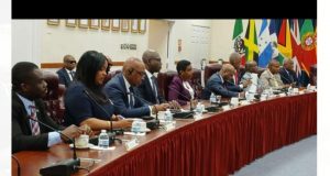 Dîner discret à Washington : Frantz Elbe et Mathias Pierre autour de Smith Augustin