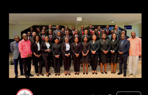 Haïti – Le pouvoir vend l’image d’une diplomatie de la jeunesse, alors que les ambassades et consulats haïtiens croulent sous les dettes, la corruption et le clientélisme