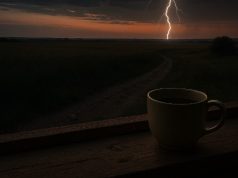« … silence entre les éclairs »