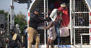 Nous condamnons la cruauté et la terreur déguisées en politique d’immigration !