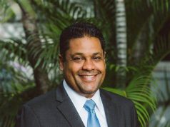 Une transition en valise : le pigeon-voyageur Laurent Saint-Cyr repart en tournée