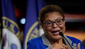 La maire de Los Angeles ordonne aux agents de ICE de vider les lieux lors d’une opération musclée