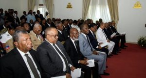 Les assassins versent des larmes de crocodile!