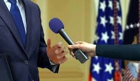 Étudiants et journalistes étrangers : Trump sort la hache sur les visas