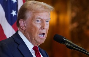 Trump demande à la Cour suprême de lever les limites sur les raids migratoires