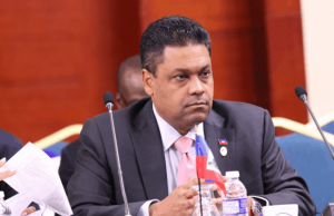 Luttes intestines pour le pouvoir