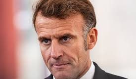 France : ultimes tractations, Macron de plus en plus isolé