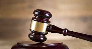 Affaire Epstein : un juge fédéral ordonne la levée du secret judiciaire en Floride