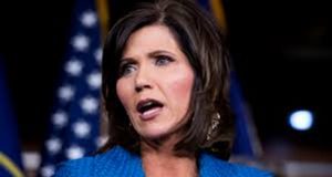 À Washington, l’audition explosive de Kristi Noem fait vaciller la ligne dure de Trump