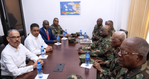 Haiti | ‘Reconquête des territoires’ : Saint-Cyr et le Premier ministre révoqué visitent le QG des FAd’H