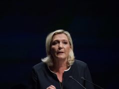 Marine Le Pen joue son avenir présidentiel devant la justice